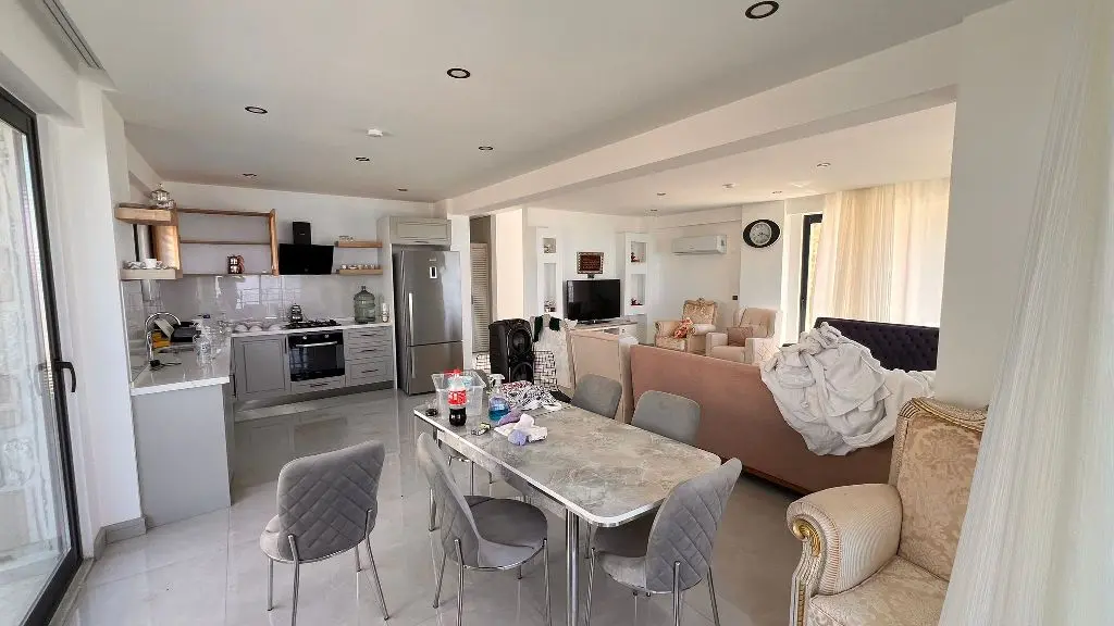 Fitted kitchen